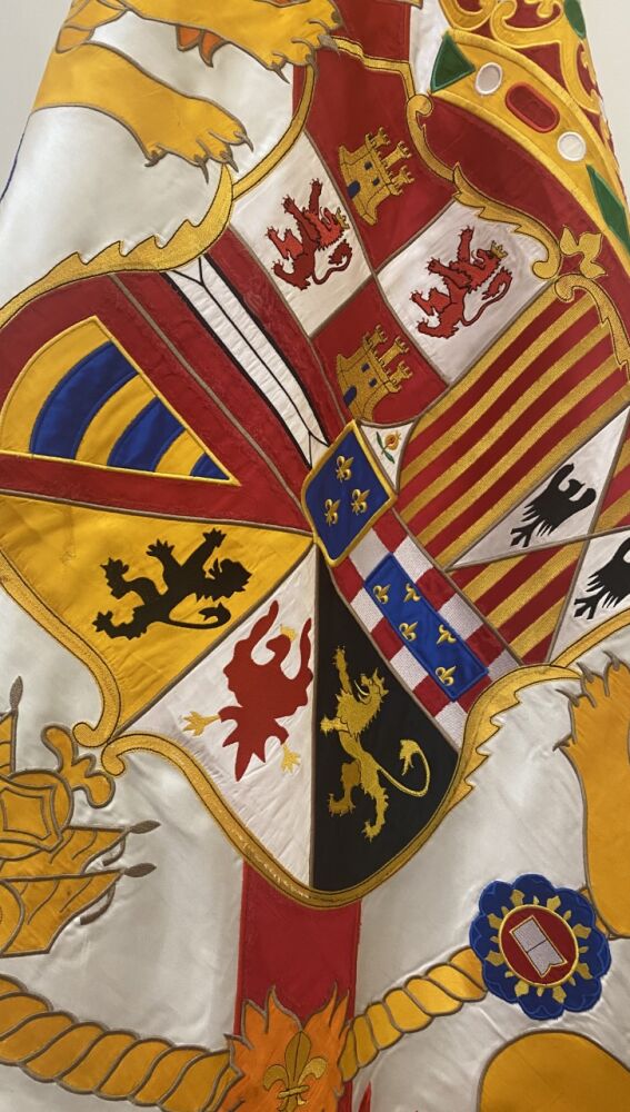 Una de las banderas de la muestra