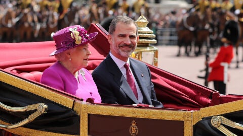 Isabel II y Felipe VI en una visita de estado de los reyes espa&ntilde;oles a Londres