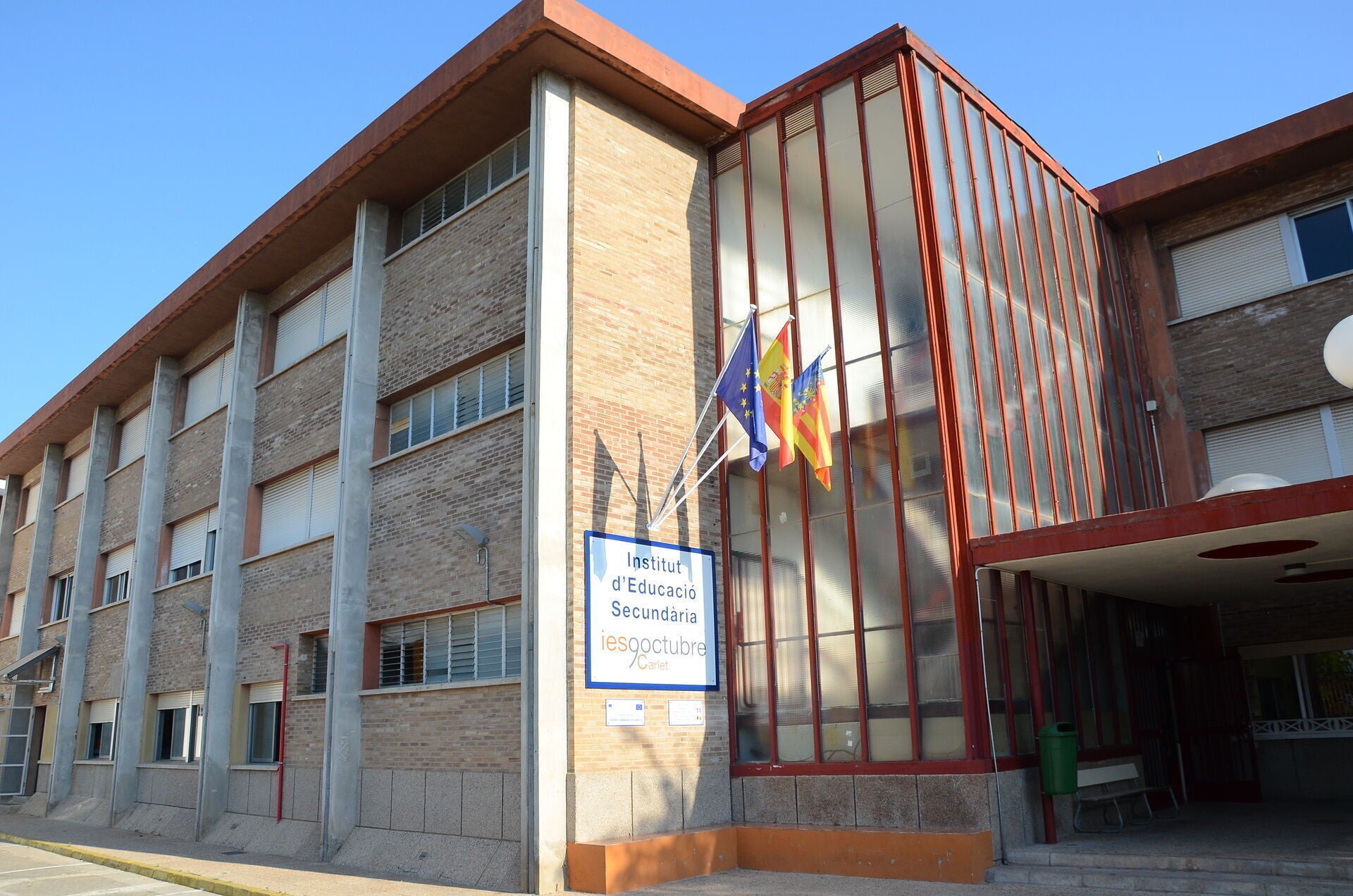 El inicio del cuso escolar en la comarca de la Ribera estará marcado por temperaturas de más de 30 grados en las aulas El inicio del cuso escolar en la comarca de la Ribera estará marcado por temperaturas de más de 30 grados en las aulas