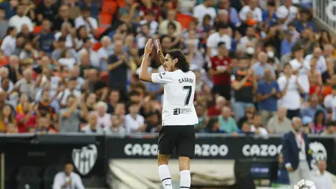 Edinson Cavani debuta con el Valencia