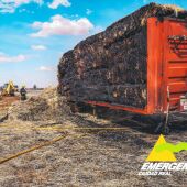Los bomberos apagaron el fuego del camión