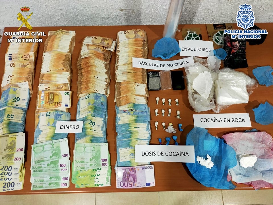 Cinco detenidos en una operación contra la venta de droga en El Comtat Cinco detenidos en una operación contra la venta de droga en El Comtat
