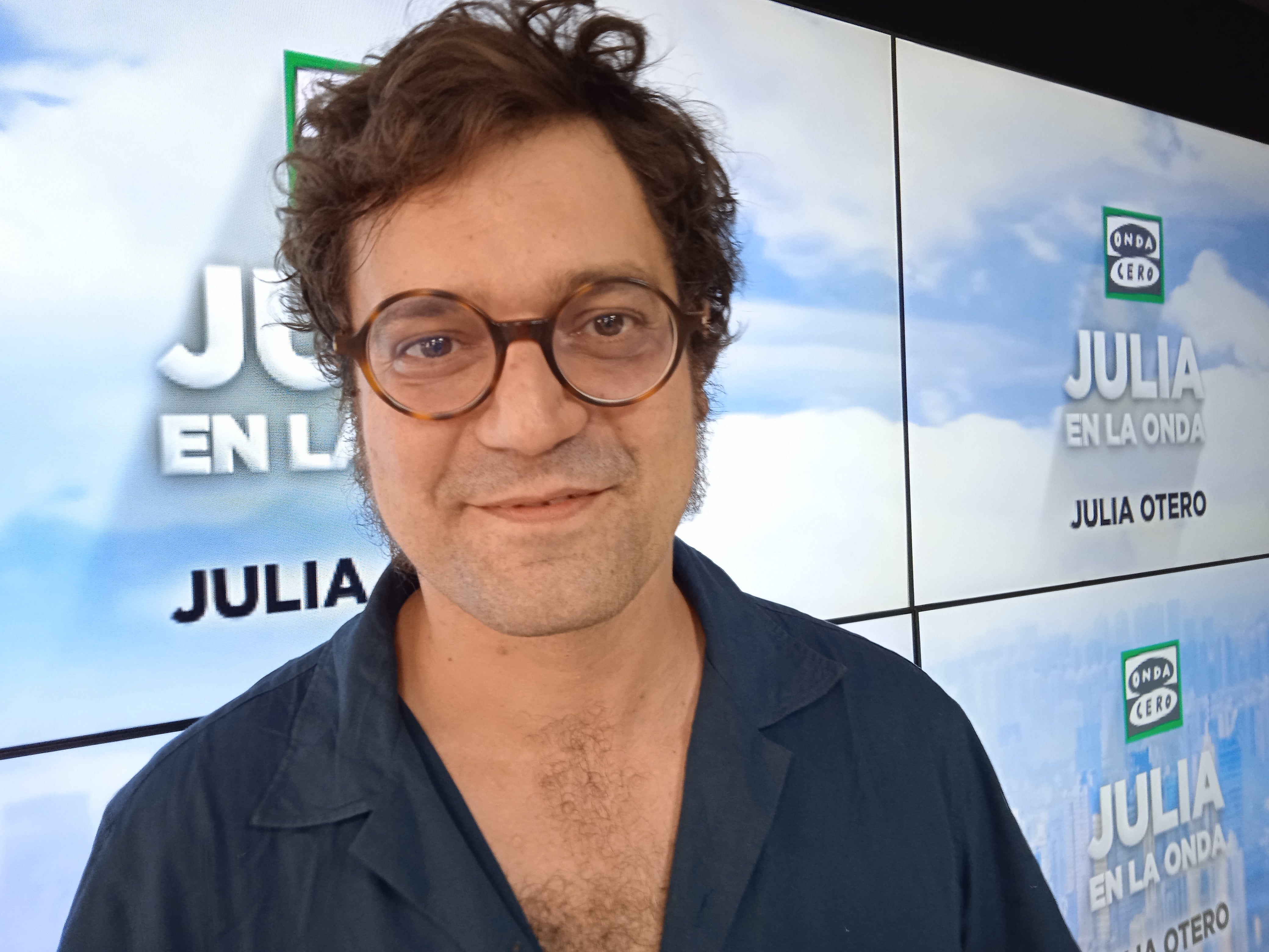 Miqui Otero, autor de 'Orquesta', ejerce de jurado del Concurso de Microrrelatos de Llibrería Ali i Truc Miqui Otero, autor de 'Orquesta', ejerce de jurado del Concurso de Microrrelatos de Llibrería Ali i Truc