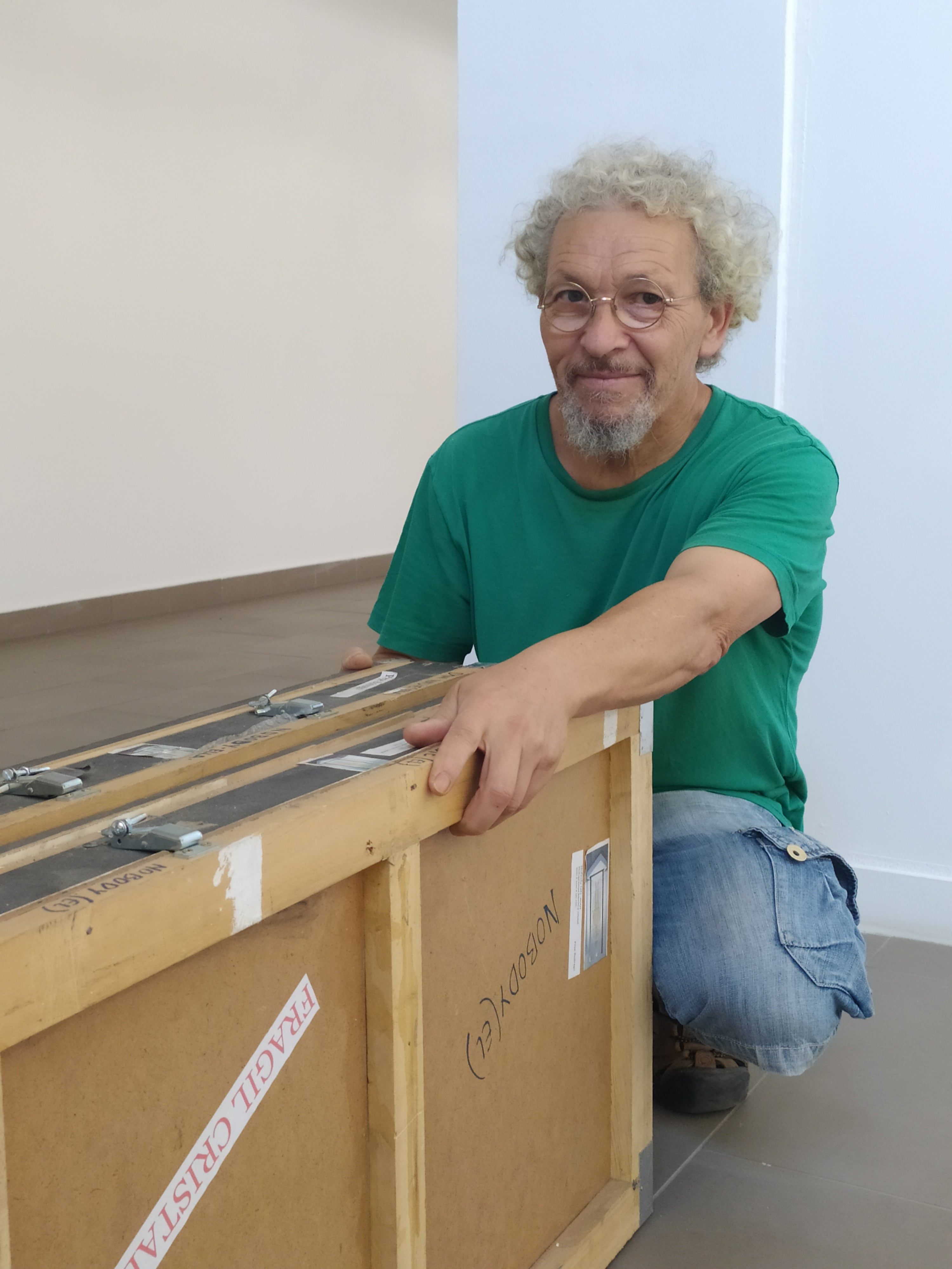 José Buitrago nos invita a movernos entre realidad y apariencia José Buitrago nos invita a movernos entre realidad y apariencia