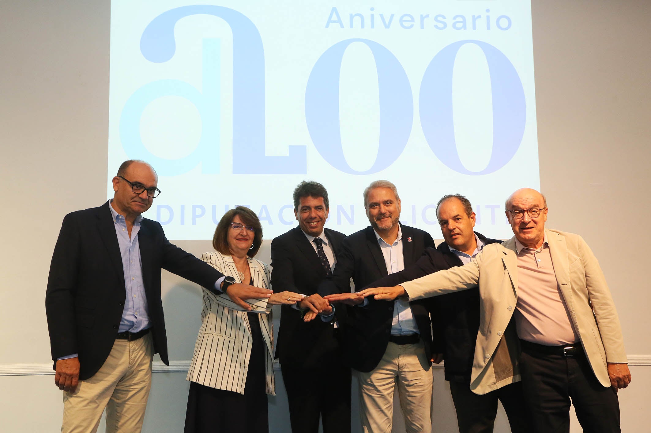 La Diputación une a universidades y empresas y ofrece su apoyo a la Generalitat para que Alicante sea sede de la Agencia de Inteligencia Artificial La Diputación une a universidades y empresas y ofrece su apoyo a la Generalitat para que Alicante sea sede de la Agencia de Inteligencia Artificial
