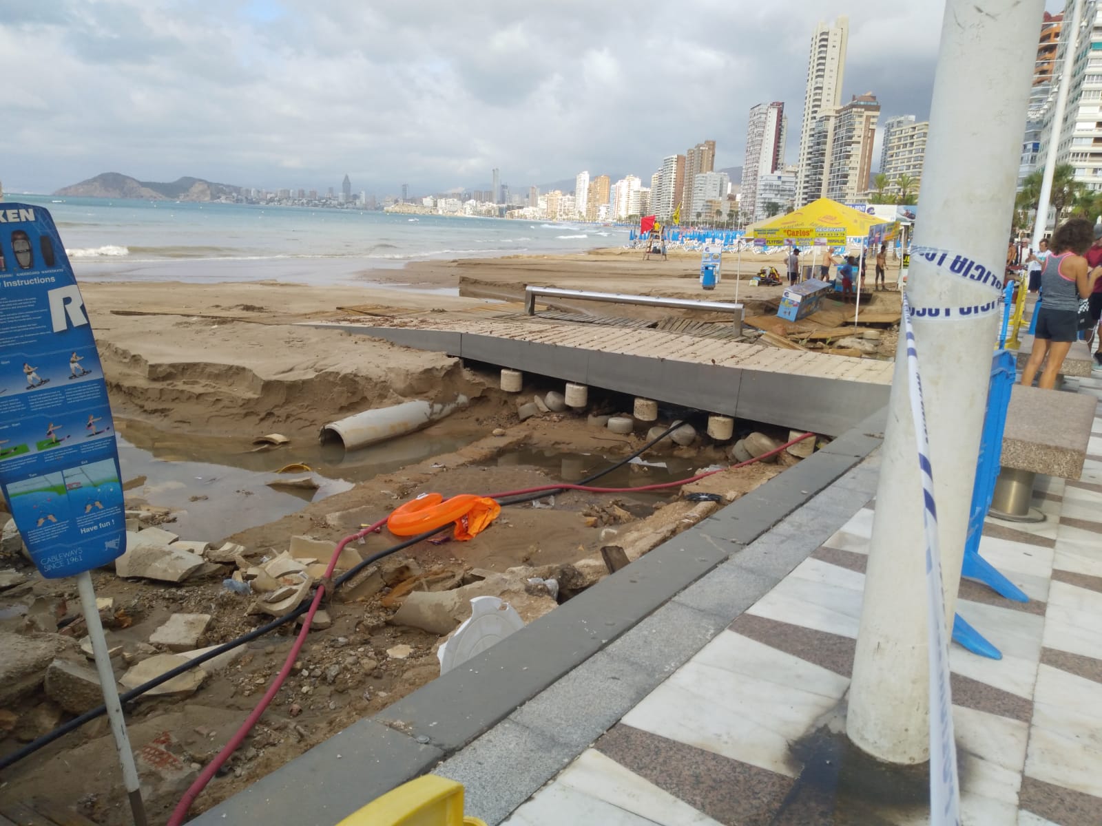 Un muerto en Calpe y 28 intervenciones en la Marina Baixa por las fuertes lluvias Un muerto en Calpe y 28 intervenciones en la Marina Baixa por las fuertes lluvias