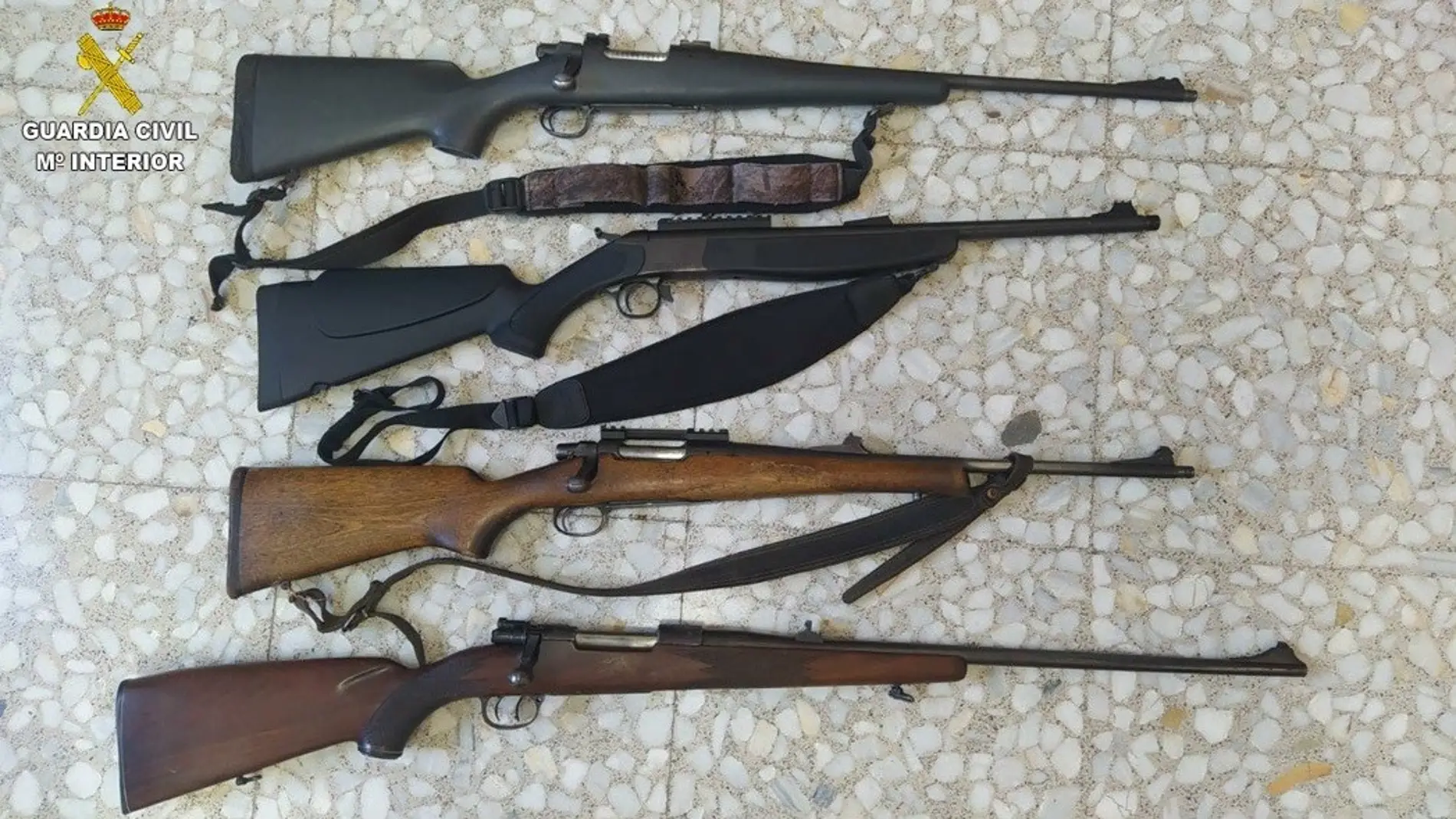 Armas intervenidas por la Guardia Civil a los dos investigados