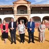 La Diputación ha entregado la obra de la plaza de toros al Ayuntamiento La Diputación ha entregado la obra de la plaza de toros al Ayuntamiento