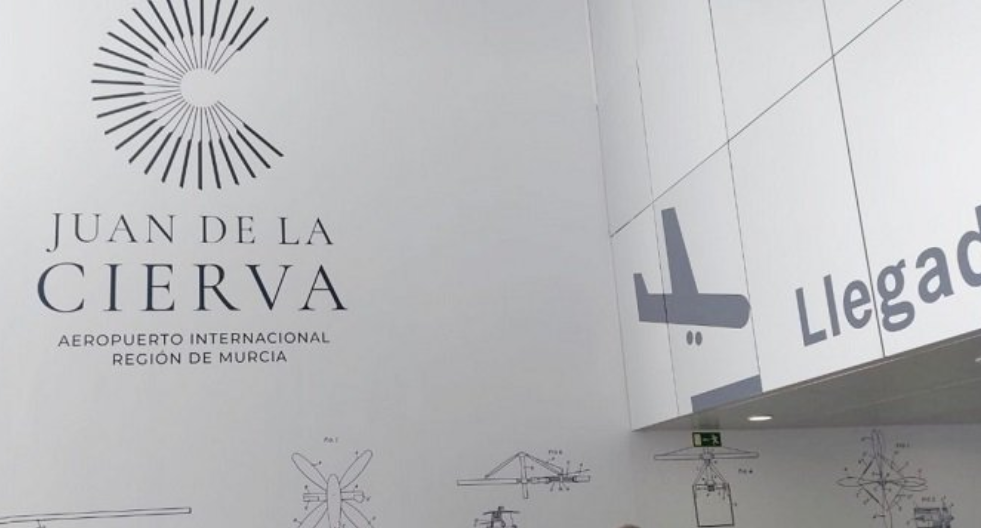 Desestimado el recurso de la Comunidad contra la suspensión cautelar del nombre del aeropuerto “Juan de la Cierva” Desestimado el recurso de la Comunidad contra la suspensión cautelar del nombre del aeropuerto “Juan de la Cierva”