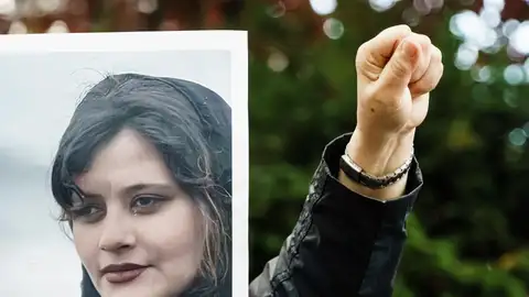 Las mujeres iraníes claman contra la obligación del uso del velo Las mujeres iraníes claman contra la obligación del uso del velo