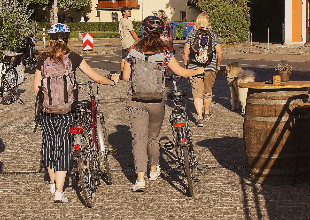 La Concejalía de Feminismos de Getafe implanta un curso para enseñar a las mujeres a montar en bicicleta La Concejalía de Feminismos de Getafe implanta un curso para enseñar a las mujeres a montar en bicicleta