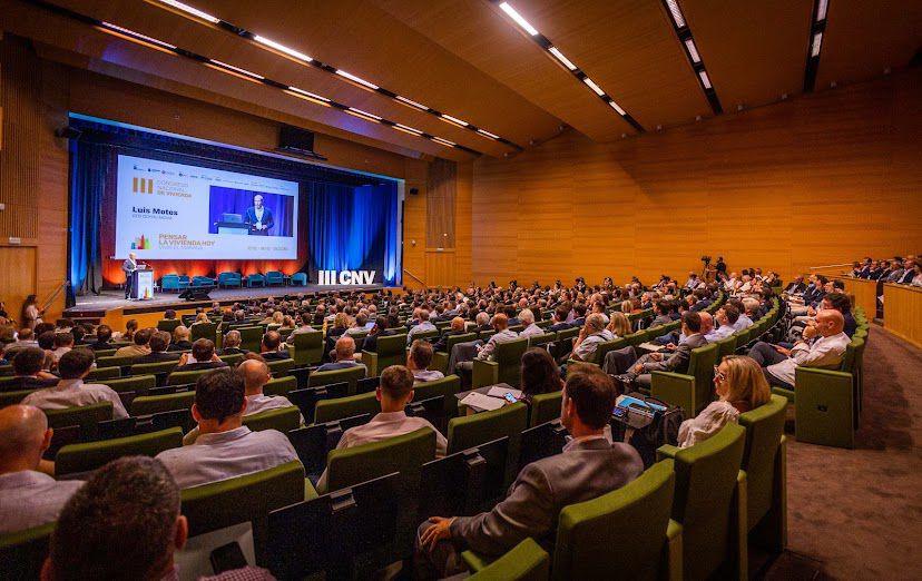 El III Congreso Nacional de Vivienda arranca en València con más de 450 asistentes de toda España y aforo completo El III Congreso Nacional de Vivienda arranca en València con más de 450 asistentes de toda España y aforo completo