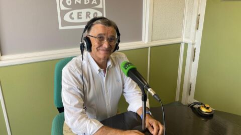 El teniente de alcalde de San Pedro Alc&aacute;ntara, Javier Garc&iacute;a, en los estudios de Onda Cero Marbella