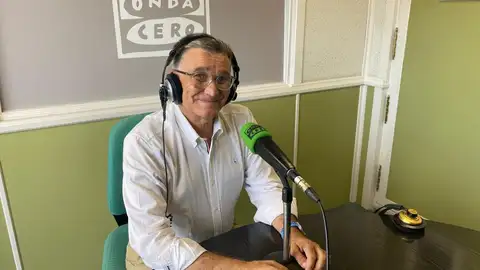 El teniente de alcalde de San Pedro Alcántara, Javier García, en los estudios de Onda Cero Marbella El teniente de alcalde de San Pedro Alcántara, Javier García, en los estudios de Onda Cero Marbella