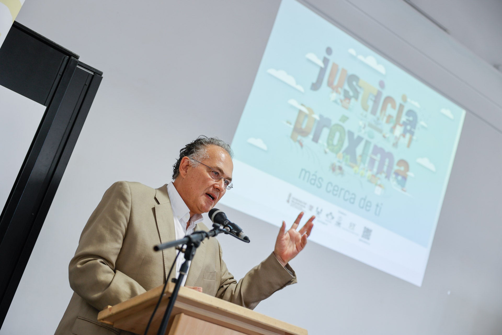L'Alfàs del Pi celebra un forum de Justicia Próxima con la presencia de García Añón L'Alfàs del Pi celebra un forum de Justicia Próxima con la presencia de García Añón