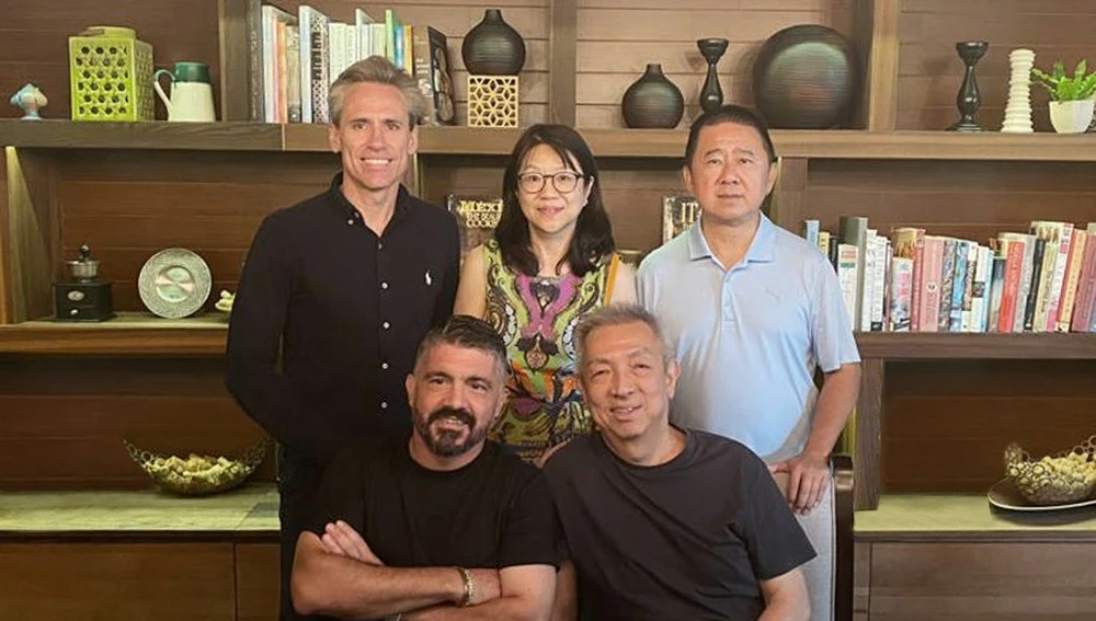 Reunión en Singapur con Peter Lim
