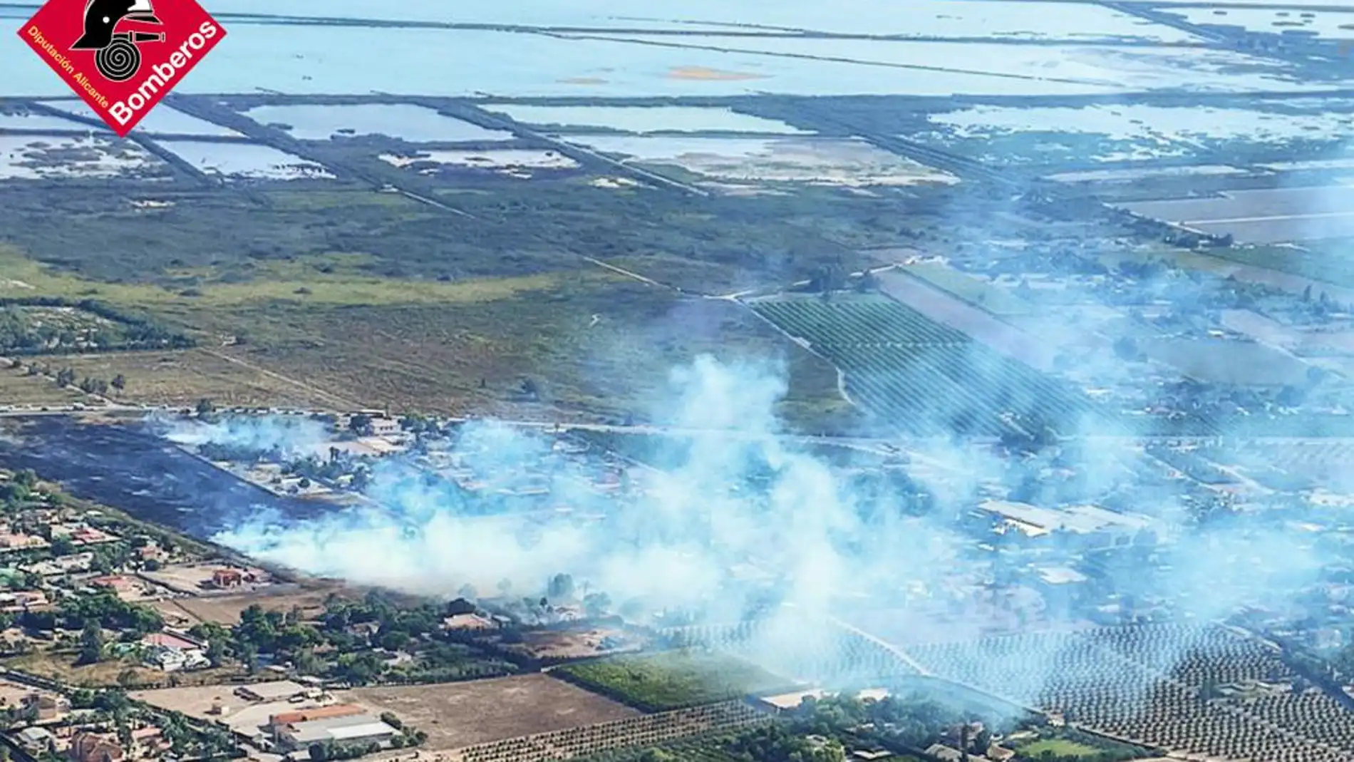 Área del incendio registrado en las inmediaciones de las Salinas de Santa Pola.