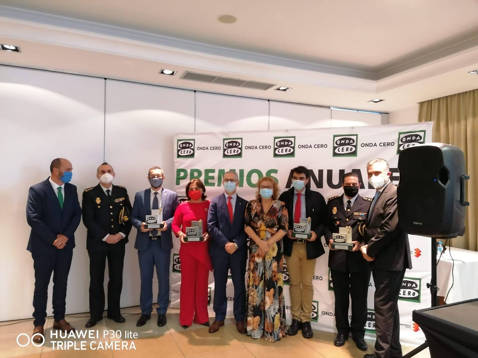 La Cámara de Comercio, AECC, Real Club Valderrama y Antonio Moreno, galardonados por la audiencia de Onda Cero Campo de Gibraltar La Cámara de Comercio, AECC, Real Club Valderrama y Antonio Moreno, galardonados por la audiencia de Onda Cero Campo de Gibraltar