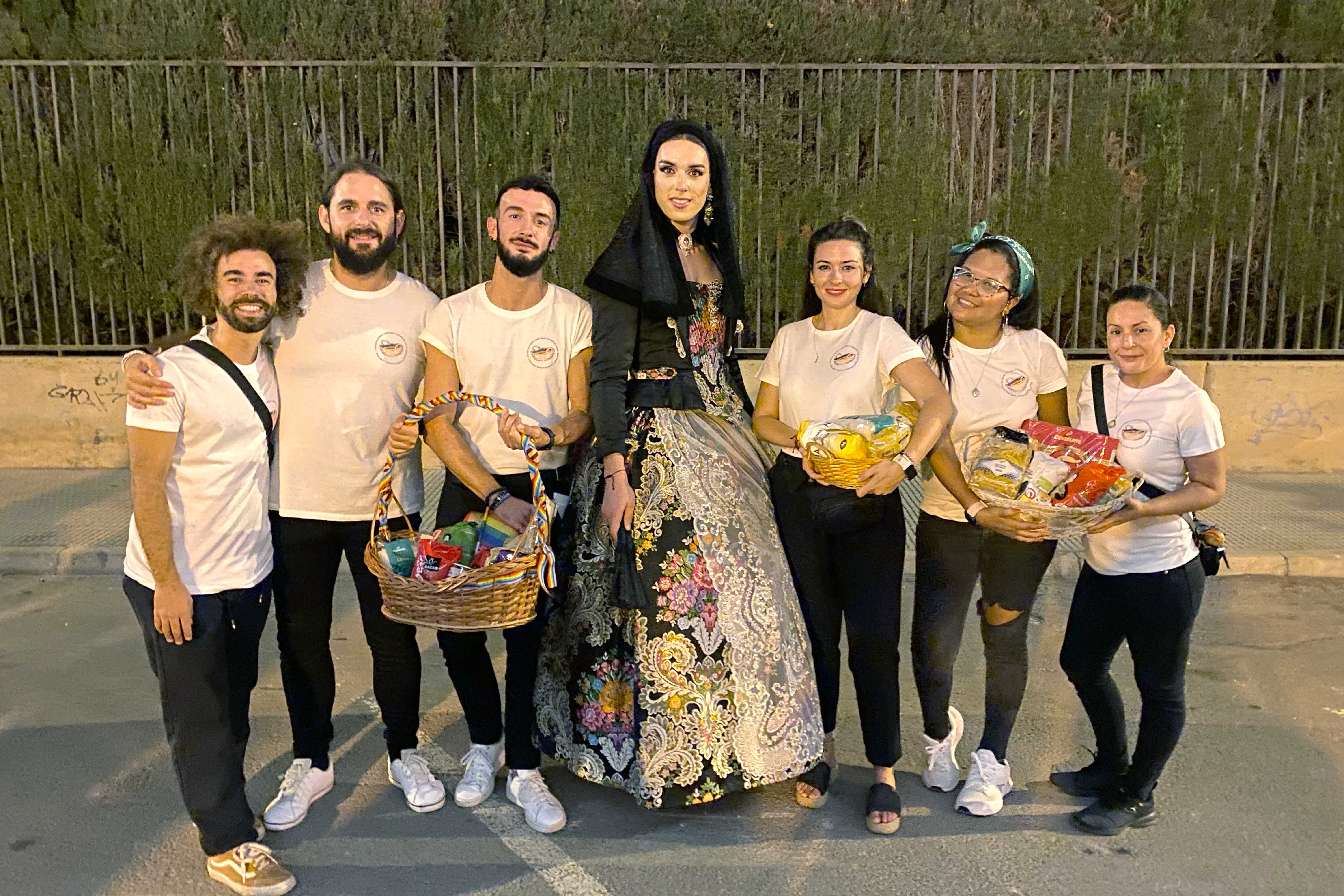 Una Ofrenda solidaria y con nuevos colores en las fiestas de Sant Joan d'Alacant Una Ofrenda solidaria y con nuevos colores en las fiestas de Sant Joan d'Alacant