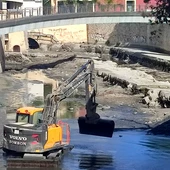 La CHS retira sedimentos en el cauce del río Segura a su paso por Orihuela La CHS retira sedimentos en el cauce del río Segura a su paso por Orihuela