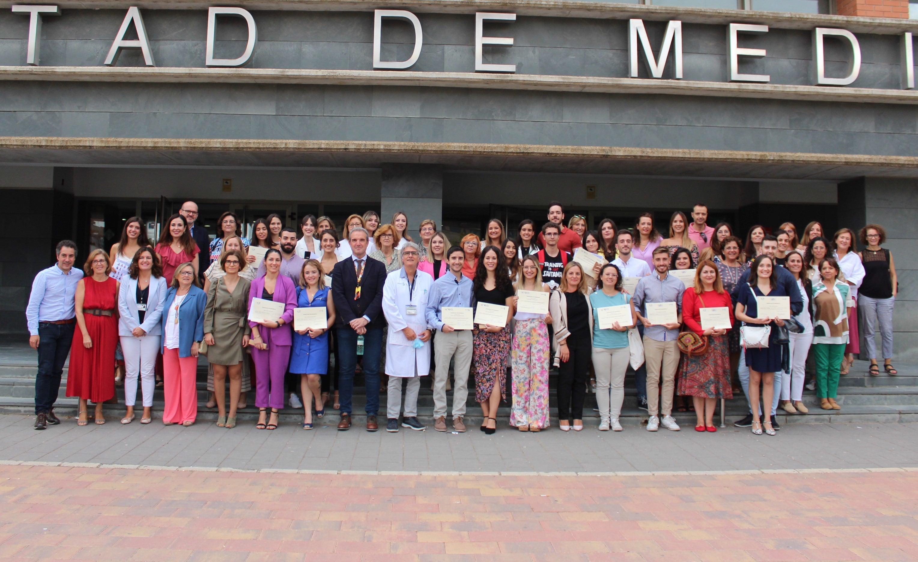 “Graduadas” 25 enfermeras formadas como especialistas “Graduadas” 25 enfermeras formadas como especialistas