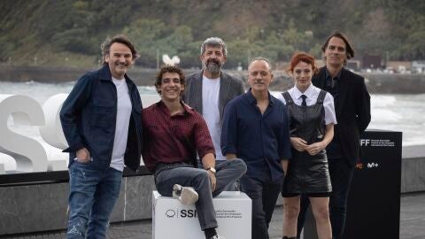 Los protagonistas de 'Modelo 77' en el Festival de San Sebasti&aacute;n