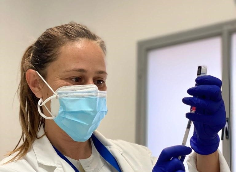 El Centro de Salud de Los Montesinos incorpora a dos nuevos facultativos con horario mañana y tarde El Centro de Salud de Los Montesinos incorpora a dos nuevos facultativos con horario mañana y tarde