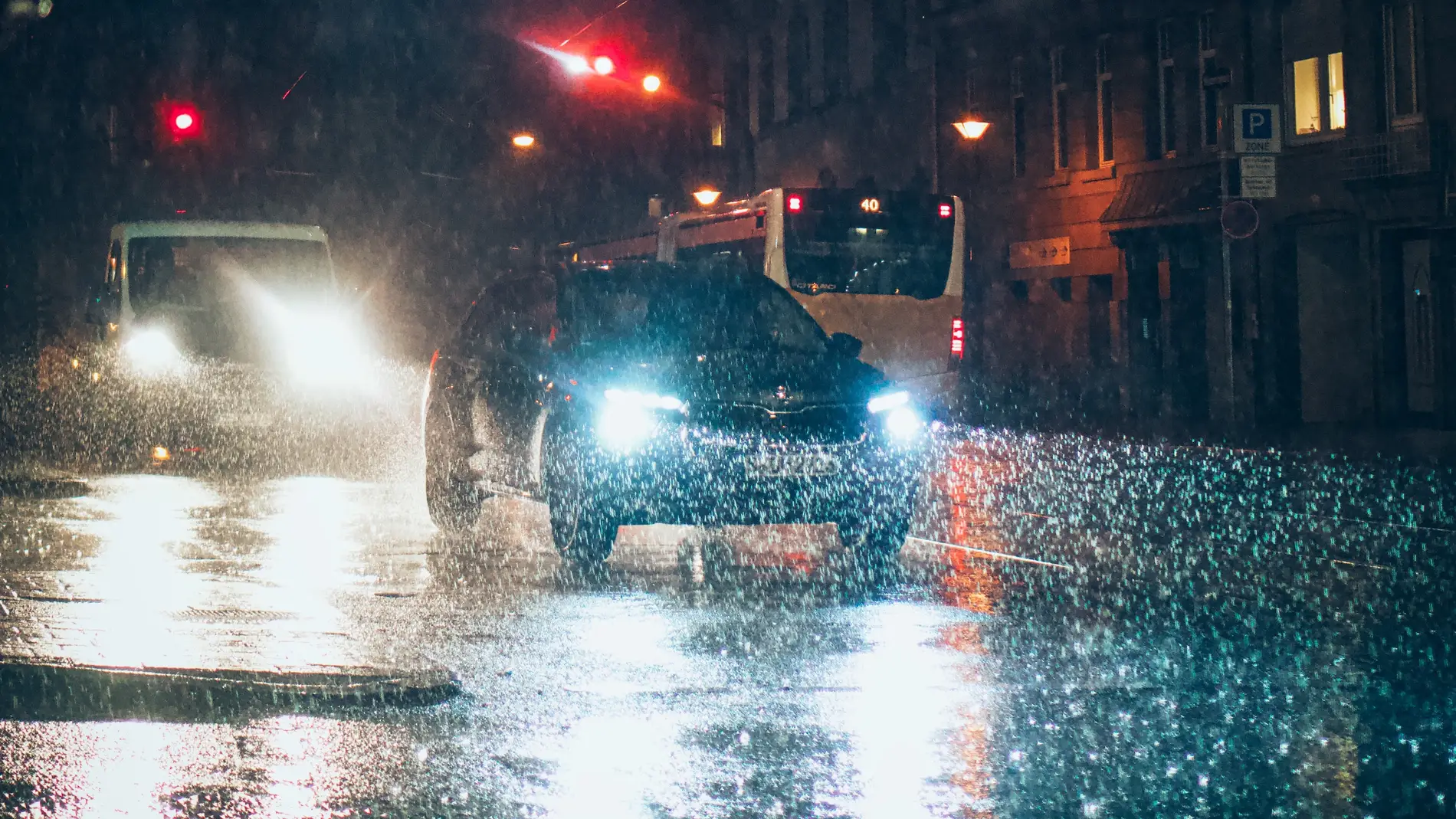 ¿Se pueden usar las luces antiniebla cuando hay lluvia muy intensa?