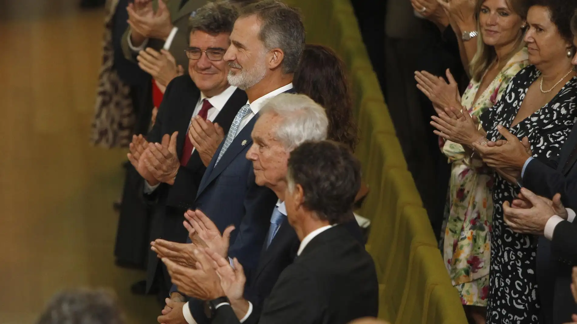 Gabriel Escarrer Julià recibe en Palma el Premio 'Reino de España' en manos del rey Felipe VI 