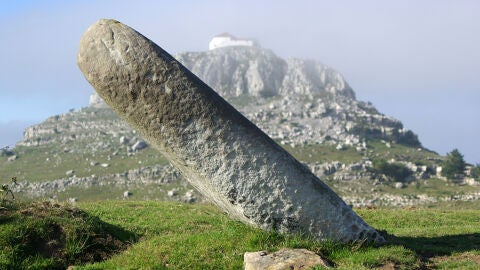 Menhir de Lodos, en Guriezo.