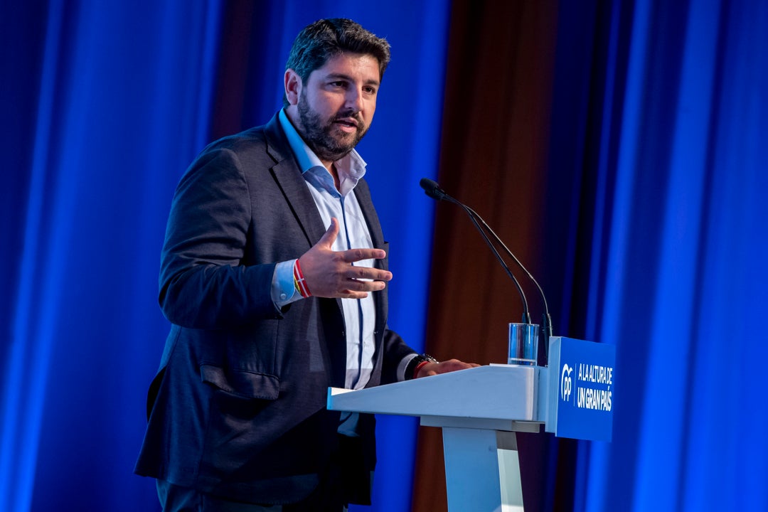 Fernando López Miras, sobre la bajada de impuestos: "La región de Murcia puede competir fiscalmente con el resto de comunidades" Fernando López Miras, sobre la bajada de impuestos: "La región de Murcia puede competir fiscalmente con el resto de comunidades"