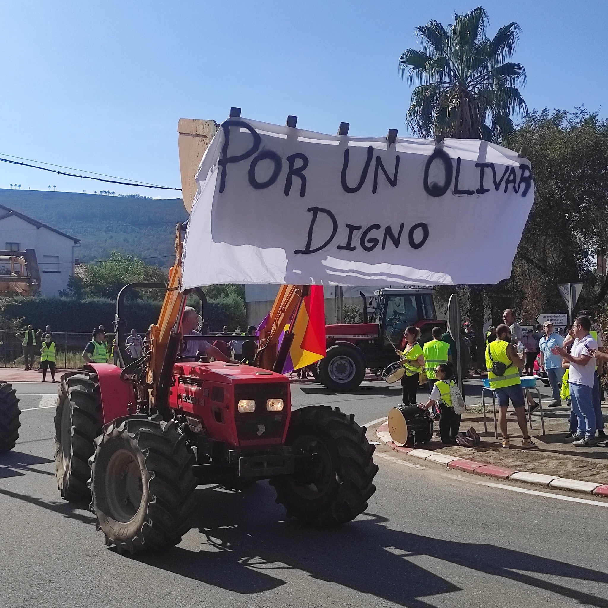 Un millar de Agriculturas protestan por el precio de la aceituna en el Norte de Cáceres Un millar de Agriculturas protestan por el precio de la aceituna en el Norte de Cáceres