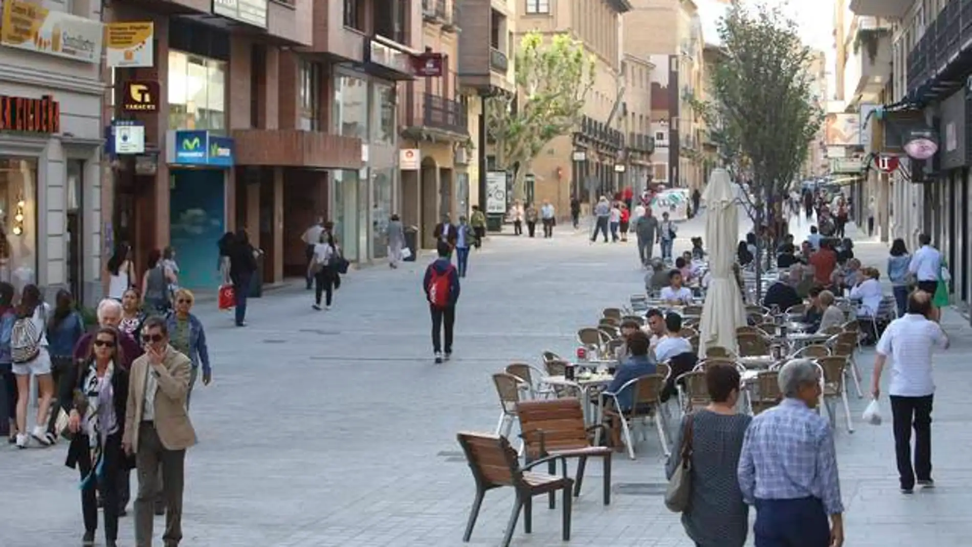 El Ayuntamiento de Huesca revisará los usos de la zona peatonal 