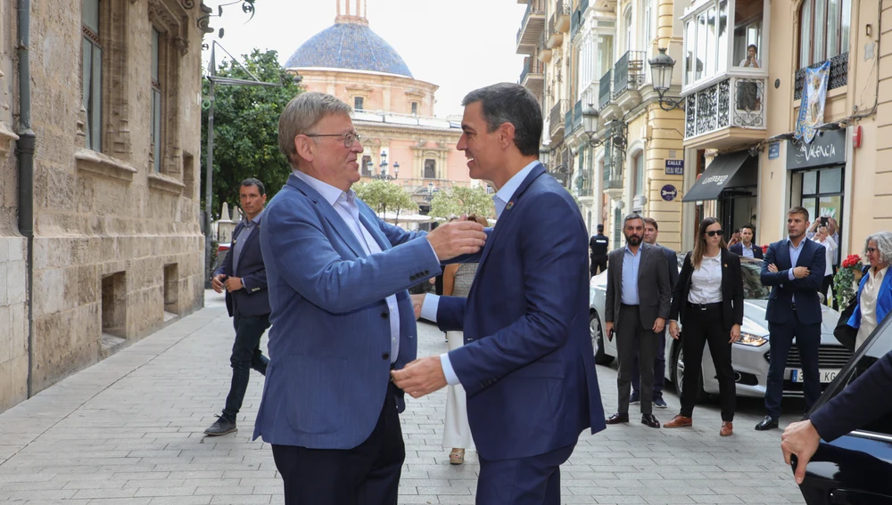 El presidente del Gobierno ha sido recibido por Puig en el Palau de la Generalitat