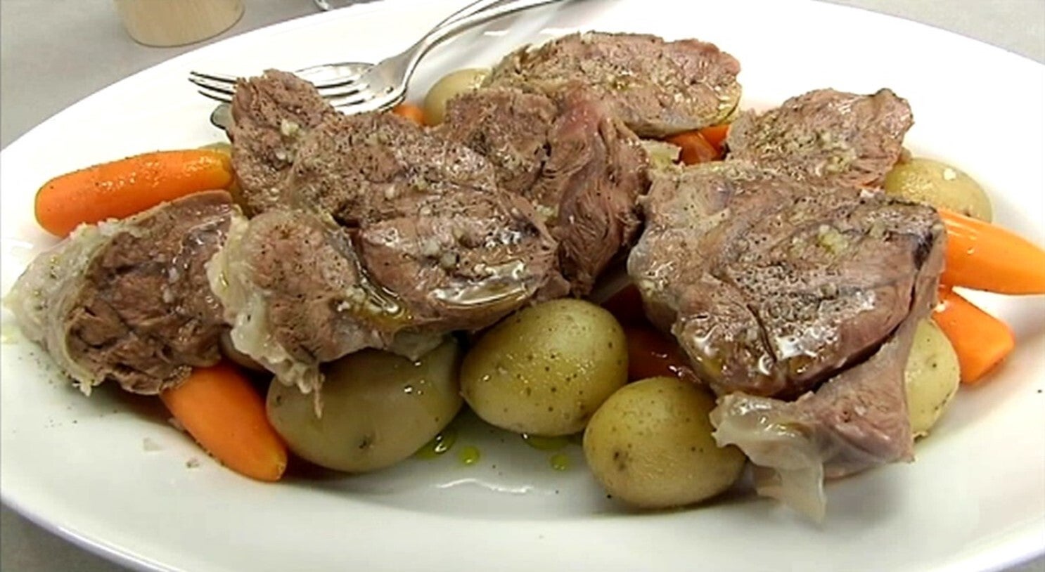La receta de Robin Food para preparar morcillo de ternera con patatas y verduras La receta de Robin Food para preparar morcillo de ternera con patatas y verduras