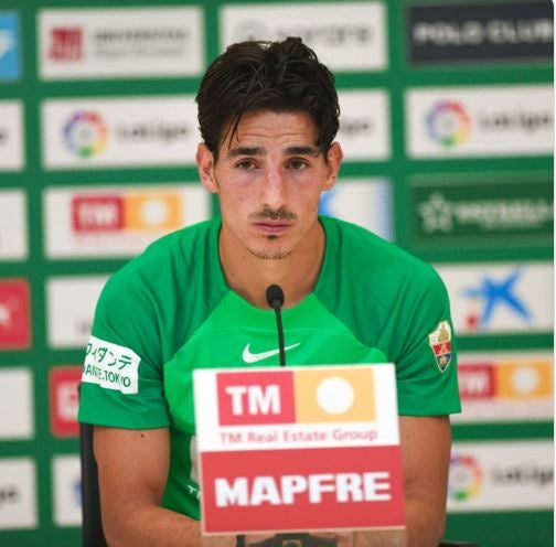 "No me arrepiento de lo sucedido porque mi objetivo era continuar en el Elche y aquí sigo" "No me arrepiento de lo sucedido porque mi objetivo era continuar en el Elche y aquí sigo"