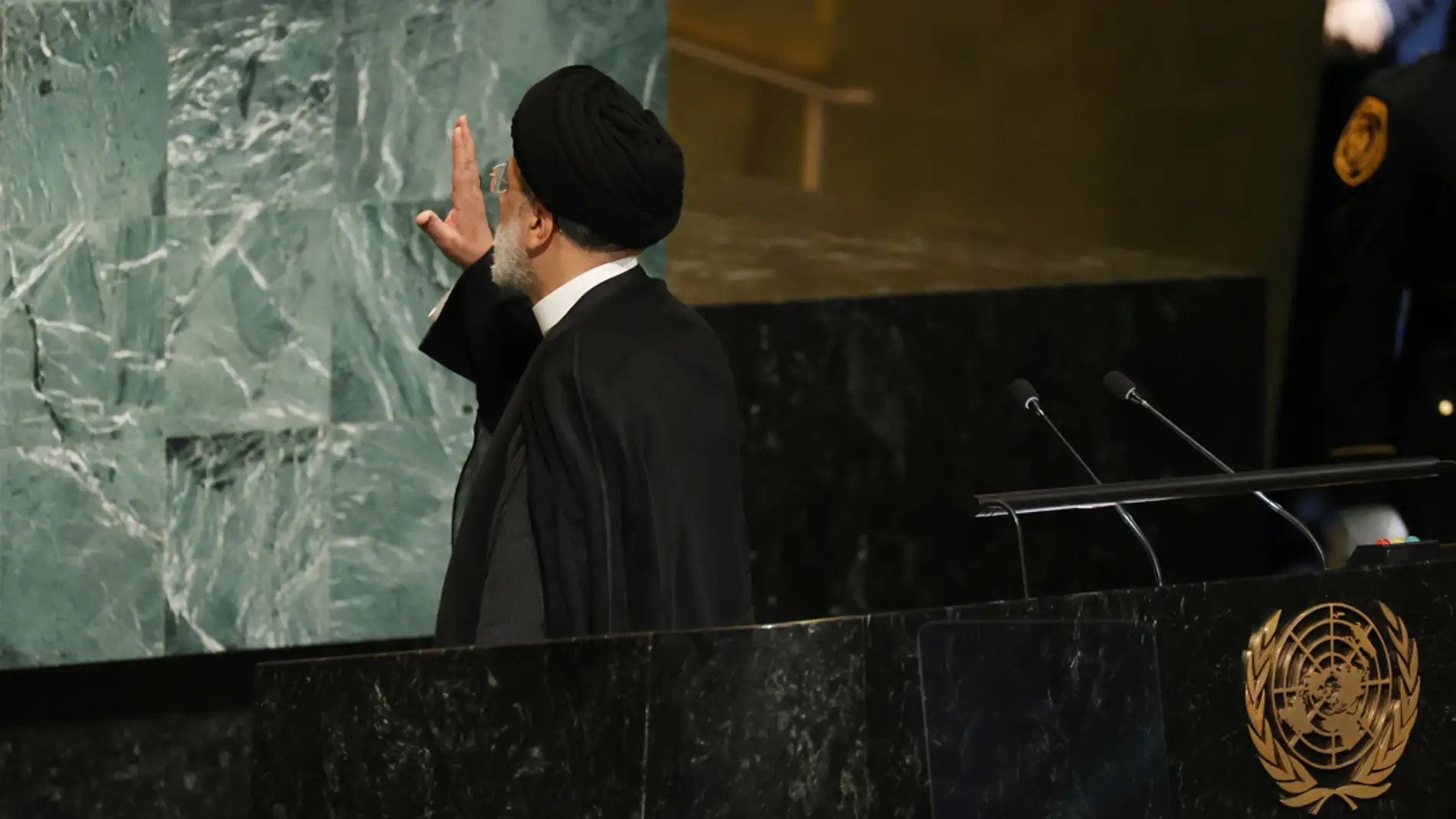 El presidente iraní Ebrahim Raisi reacciona después de pronunciar su discurso en la Asamblea General de la ONU el 21 de septiembre/ EFE/EPA/JASON SZENES