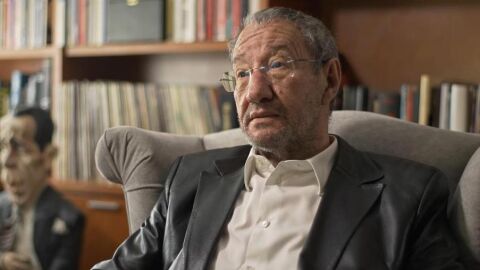 Carlos Boyero, en un fotograma promocional del documental de TCM 'El cr&iacute;tico'