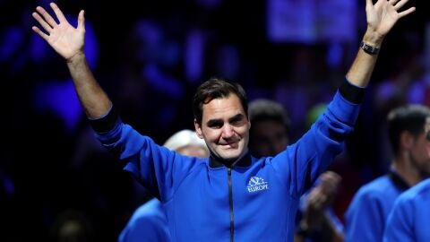 Roger Federer se despide entre l&aacute;grimas de los aficionados