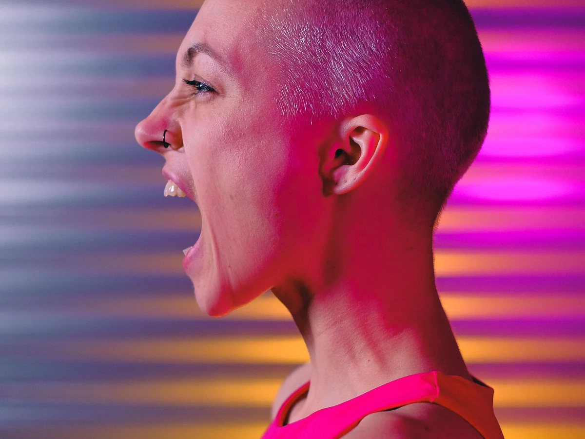 Dora Gálvez y la revolución de las mujeres con alopecia: Las pelucas pican  y dan calor y yo soy feliz como estoy