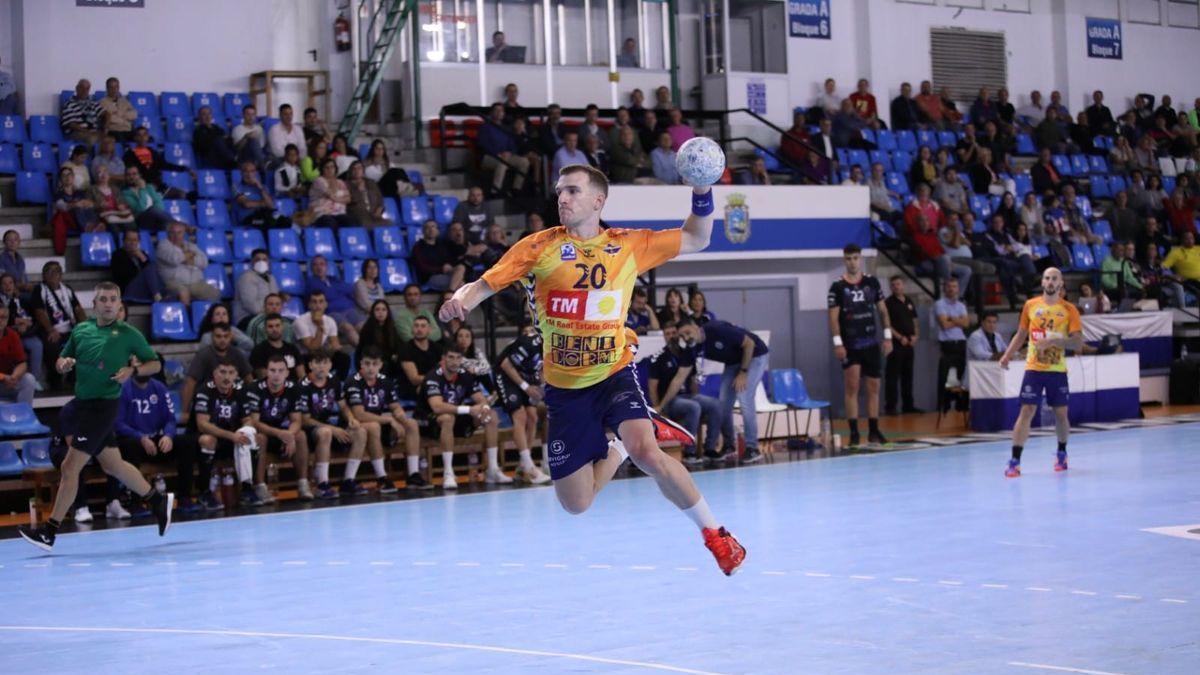 El TM Benidorm pierde ante el Sinfin por sólo dos goles El TM Benidorm pierde ante el Sinfin por sólo dos goles