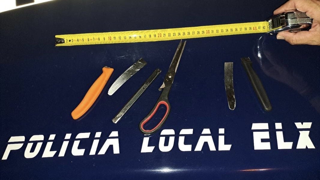 La Policía Local de Elche detiene a dos hombres tras una pelea en un domicilio La Policía Local de Elche detiene a dos hombres tras una pelea en un domicilio