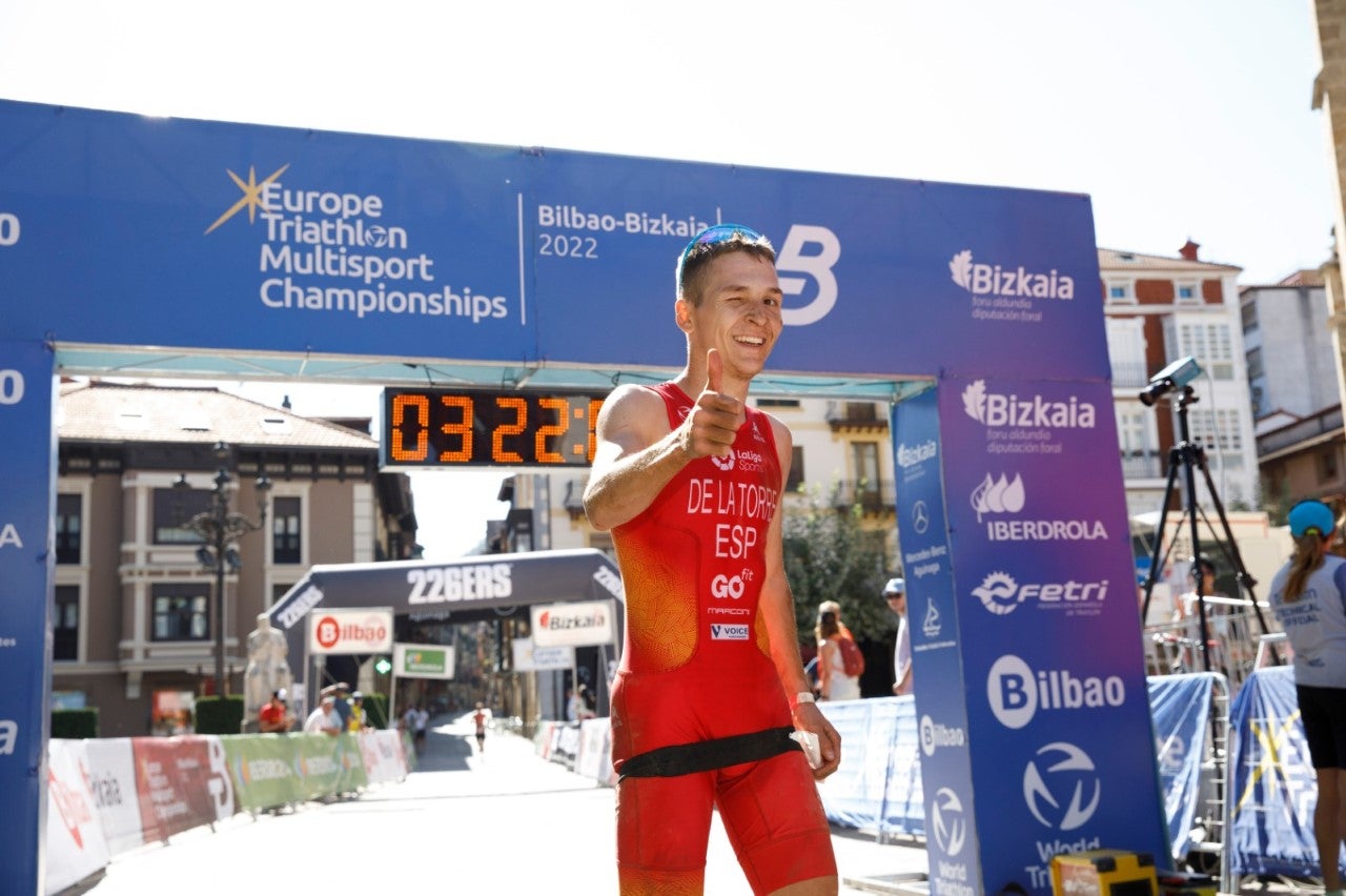 El aspense Pedro de la Torre se cuelga dos oros y una plata en los Europeos de duatlón, triatlón y acuatlón El aspense Pedro de la Torre se cuelga dos oros y una plata en los Europeos de duatlón, triatlón y acuatlón