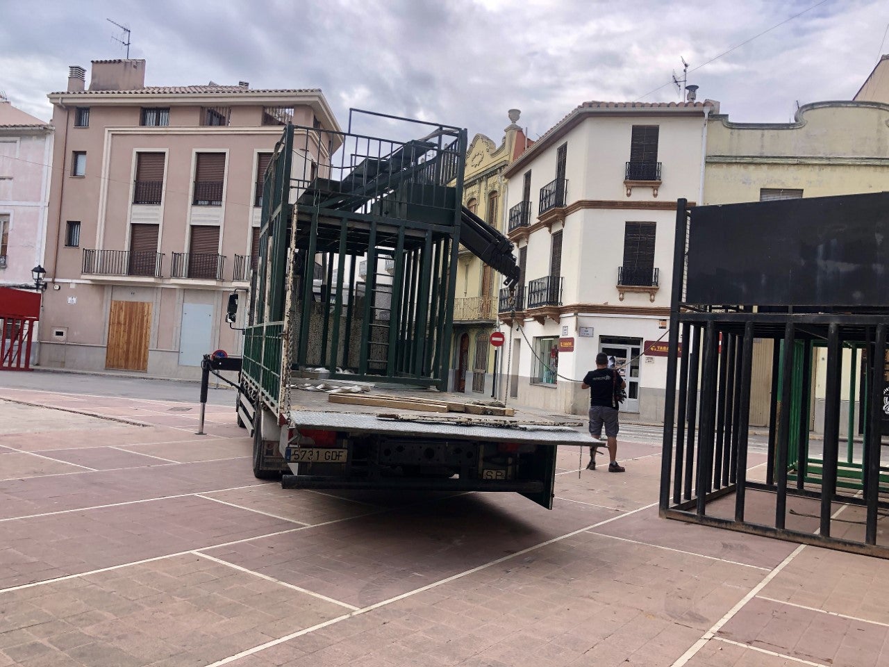 Almassora inicia el montaje de `cadafals´ para la semana taurina del Roser Almassora inicia el montaje de `cadafals´ para la semana taurina del Roser