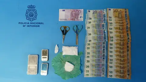 Drogas, dinero y objetos intervenidos Drogas, dinero y objetos intervenidos