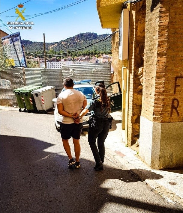 Detienen a un prófugo de la justicia que llevaba más de un año oculto en Almadén Detienen a un prófugo de la justicia que llevaba más de un año oculto en Almadén