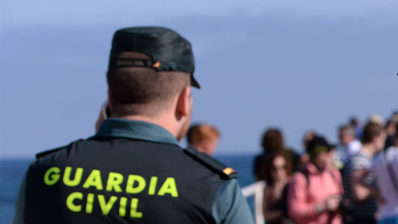 Hallan el cuerpo sin vida de una persona en la playa junto a Rambla Morales Hallan el cuerpo sin vida de una persona en la playa junto a Rambla Morales