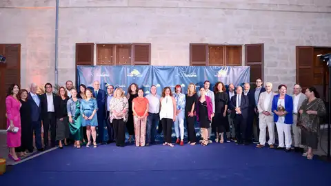 Armengol destaca la temporada turística "excepcional" de Baleares para la "tranquilidad de muchas familias" Armengol destaca la temporada turística "excepcional" de Baleares para la "tranquilidad de muchas familias"