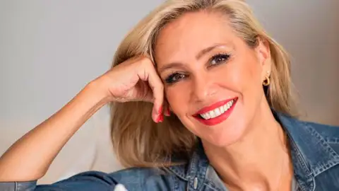 MARTA ROBLES PREMIO ATENEO MERCANTIL