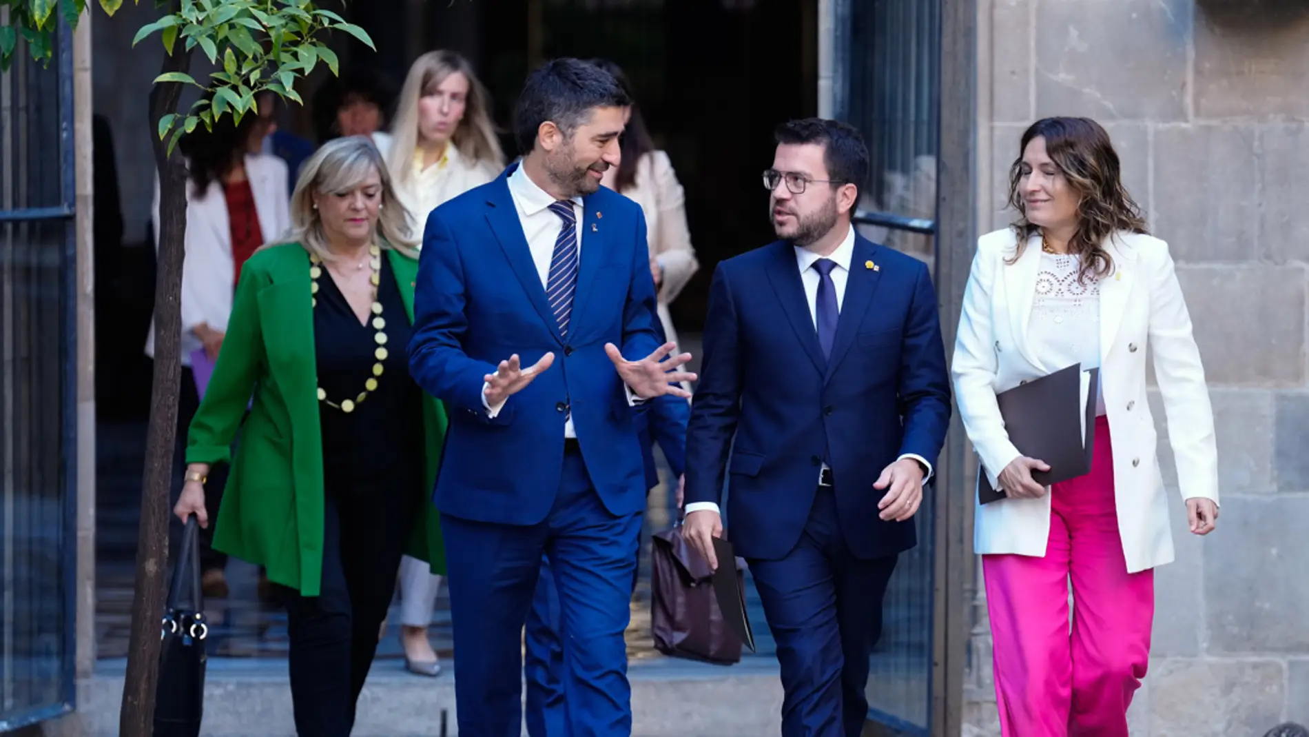 La consellera de la Presidencia, Laura Vilagrà, junto a Aragonés y el hasta ayer vicepresidente Puigneró